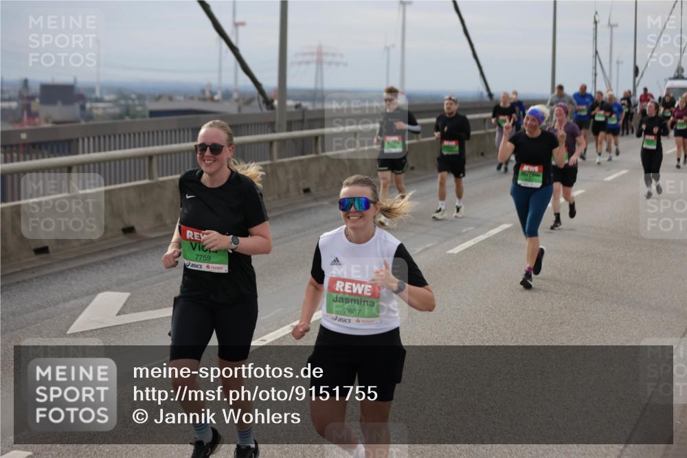 03.10.2025 - Köhlbrandbrückenlauf Jannik Wohlers http://msf.ph/oto/9151755 03.10.2025 15:59:12 Position 1 7759, 7807 meine-sportfotos.de