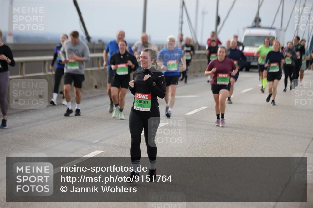 03.10.2025 - Köhlbrandbrückenlauf Jannik Wohlers http://msf.ph/oto/9151764 03.10.2025 15:59:15 Position 1 8821 meine-sportfotos.de