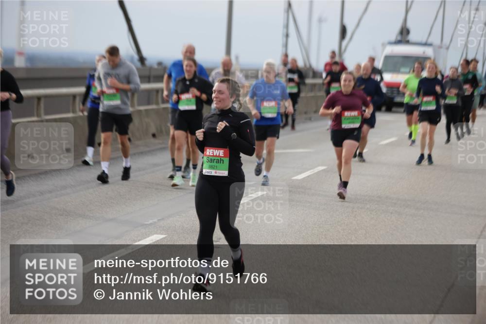 03.10.2025 - Köhlbrandbrückenlauf Jannik Wohlers http://msf.ph/oto/9151766 03.10.2025 15:59:15 Position 1 8821 meine-sportfotos.de