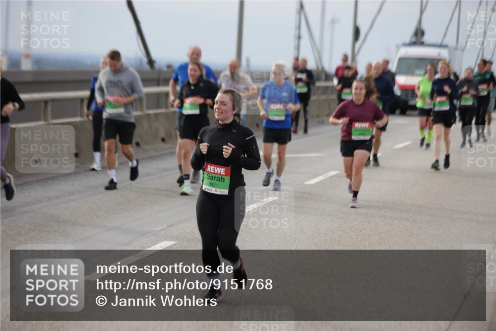 03.10.2025 - Köhlbrandbrückenlauf Jannik Wohlers http://msf.ph/oto/9151768 03.10.2025 15:59:15 Position 1 8821 meine-sportfotos.de