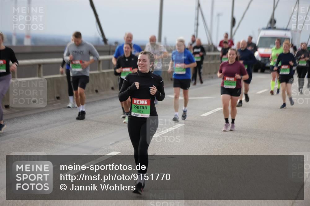 03.10.2025 - Köhlbrandbrückenlauf Jannik Wohlers http://msf.ph/oto/9151770 03.10.2025 15:59:16 Position 1 8821 meine-sportfotos.de