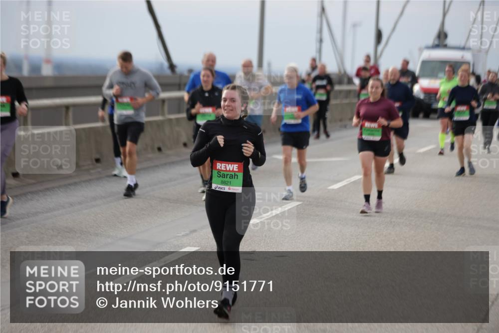 03.10.2025 - Köhlbrandbrückenlauf Jannik Wohlers http://msf.ph/oto/9151771 03.10.2025 15:59:16 Position 1 8821 meine-sportfotos.de