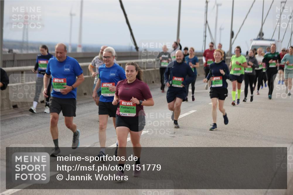 03.10.2025 - Köhlbrandbrückenlauf Jannik Wohlers http://msf.ph/oto/9151779 03.10.2025 15:59:20 Position 1 8247, 9661, 9049 meine-sportfotos.de