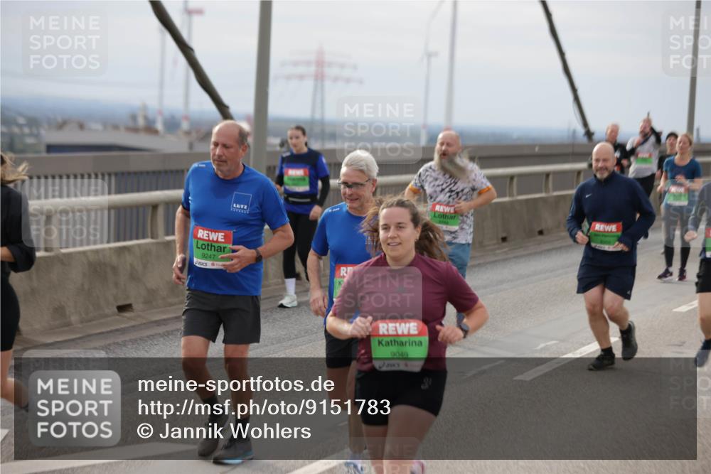 03.10.2025 - Köhlbrandbrückenlauf Jannik Wohlers http://msf.ph/oto/9151783 03.10.2025 15:59:21 Position 1 9247, 9049 meine-sportfotos.de