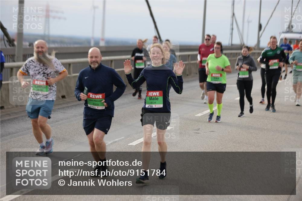 03.10.2025 - Köhlbrandbrückenlauf Jannik Wohlers http://msf.ph/oto/9151784 03.10.2025 15:59:23 Position 1 8359, 8534 meine-sportfotos.de