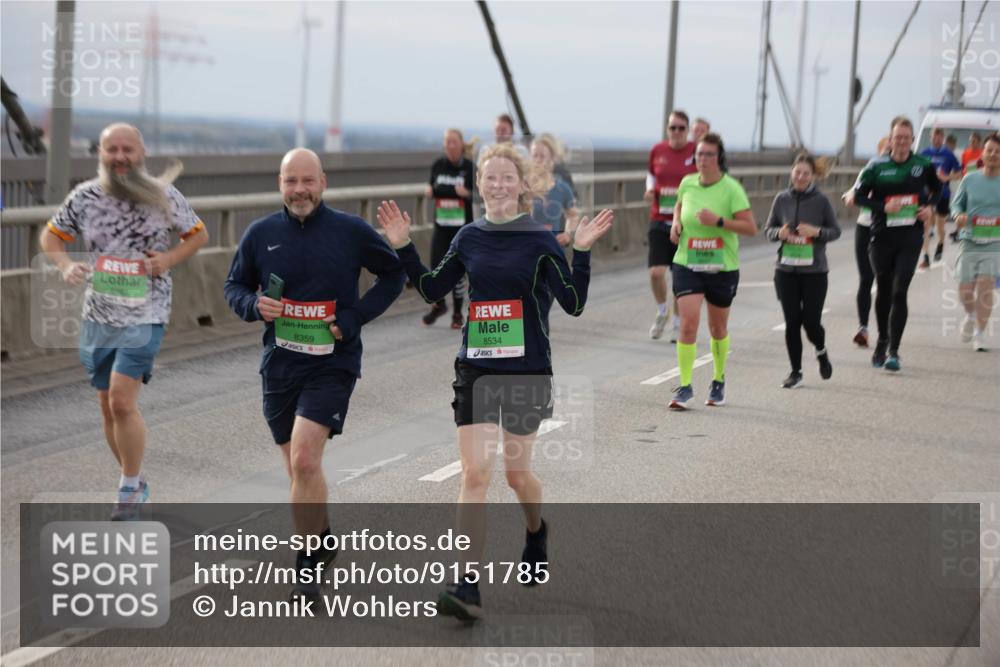 03.10.2025 - Köhlbrandbrückenlauf Jannik Wohlers http://msf.ph/oto/9151785 03.10.2025 15:59:23 Position 1 8359, 8534 meine-sportfotos.de