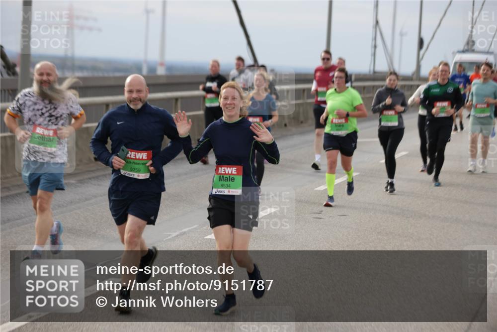 03.10.2025 - Köhlbrandbrückenlauf Jannik Wohlers http://msf.ph/oto/9151787 03.10.2025 15:59:23 Position 1 8359, 8534 meine-sportfotos.de