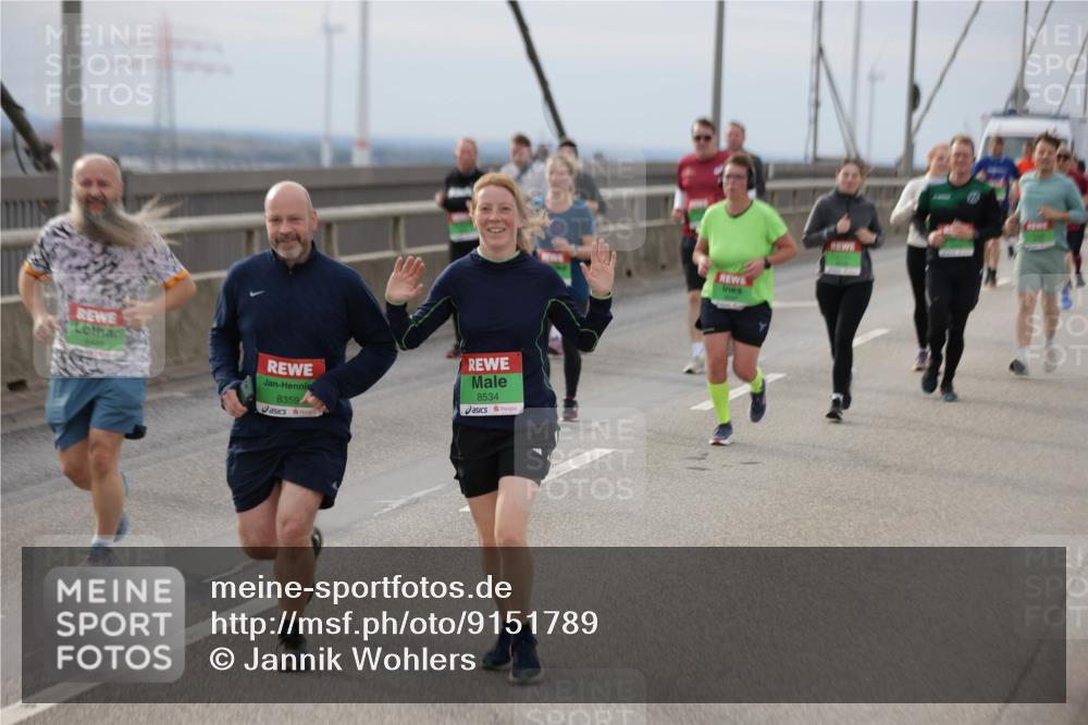 03.10.2025 - Köhlbrandbrückenlauf Jannik Wohlers http://msf.ph/oto/9151789 03.10.2025 15:59:23 Position 1 8359, 8534 meine-sportfotos.de