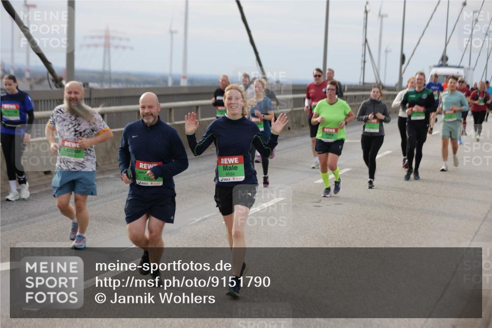 03.10.2025 - Köhlbrandbrückenlauf Jannik Wohlers http://msf.ph/oto/9151790 03.10.2025 15:59:23 Position 1 8359, 8534 meine-sportfotos.de