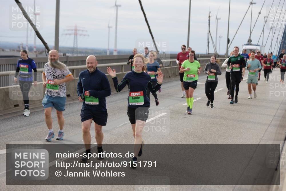 03.10.2025 - Köhlbrandbrückenlauf Jannik Wohlers http://msf.ph/oto/9151791 03.10.2025 15:59:23 Position 1 8359, 8534 meine-sportfotos.de