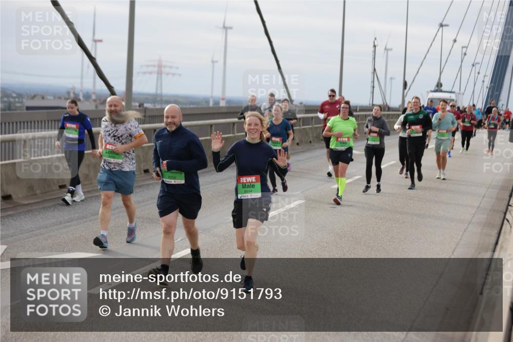 03.10.2025 - Köhlbrandbrückenlauf Jannik Wohlers http://msf.ph/oto/9151793 03.10.2025 15:59:24 Position 1 8359, 8534 meine-sportfotos.de
