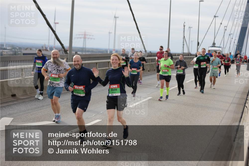 03.10.2025 - Köhlbrandbrückenlauf Jannik Wohlers http://msf.ph/oto/9151798 03.10.2025 15:59:24 Position 1 8359, 8534 meine-sportfotos.de