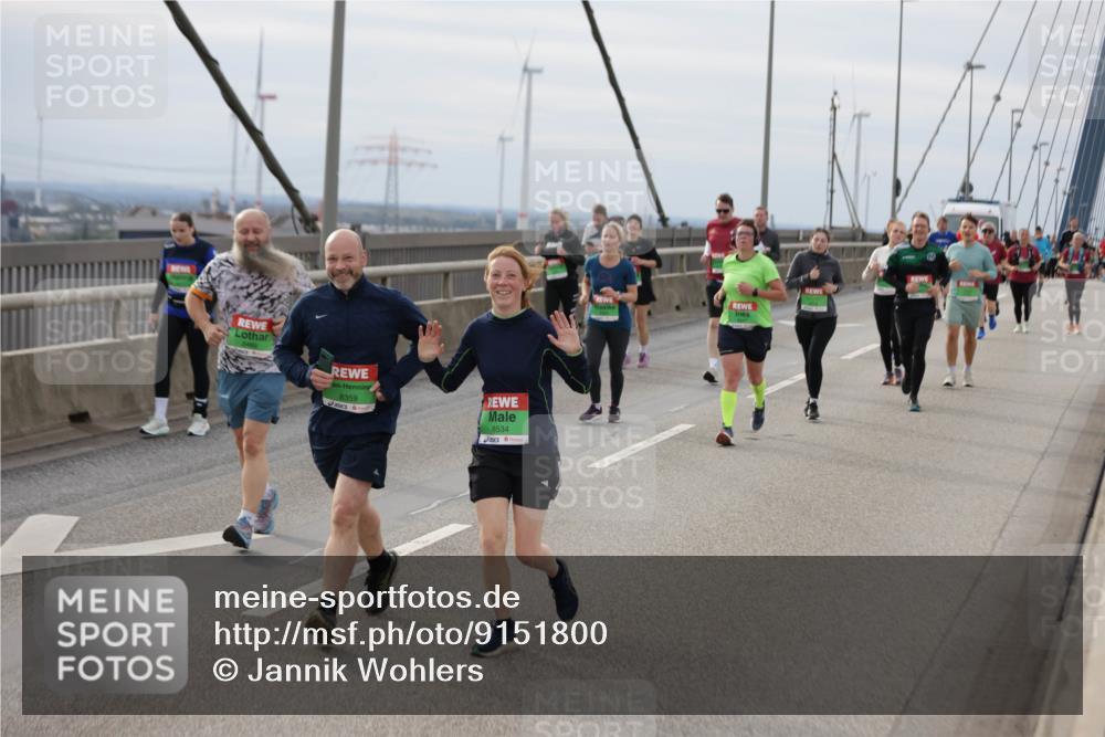 03.10.2025 - Köhlbrandbrückenlauf Jannik Wohlers http://msf.ph/oto/9151800 03.10.2025 15:59:24 Position 1 8359, 8534 meine-sportfotos.de