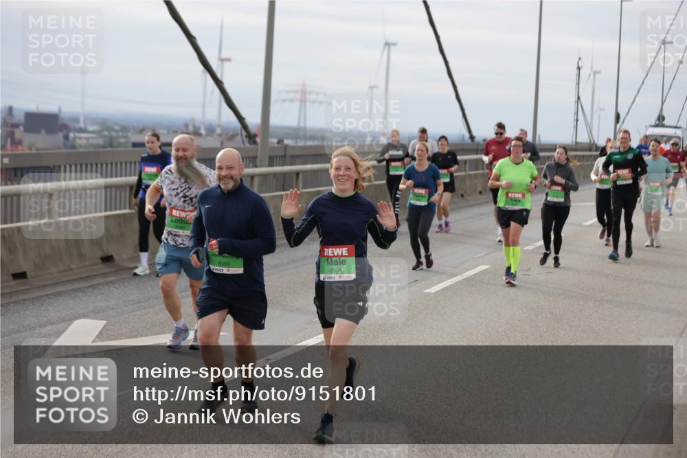 03.10.2025 - Köhlbrandbrückenlauf Jannik Wohlers http://msf.ph/oto/9151801 03.10.2025 15:59:24 Position 1 8359, 8534 meine-sportfotos.de