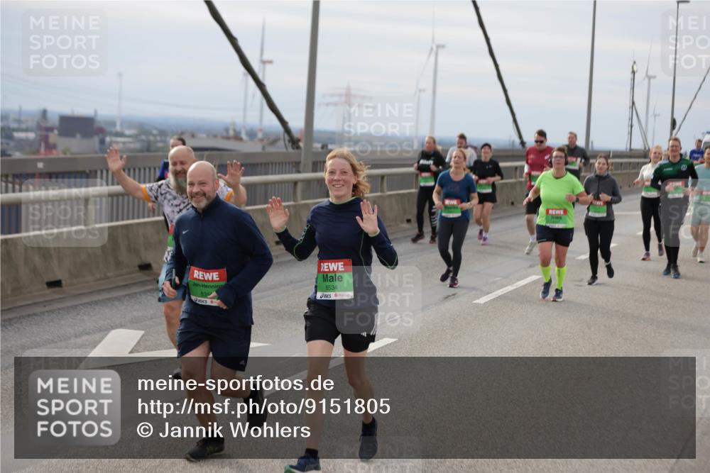 03.10.2025 - Köhlbrandbrückenlauf Jannik Wohlers http://msf.ph/oto/9151805 03.10.2025 15:59:25 Position 1 835, 8534 meine-sportfotos.de