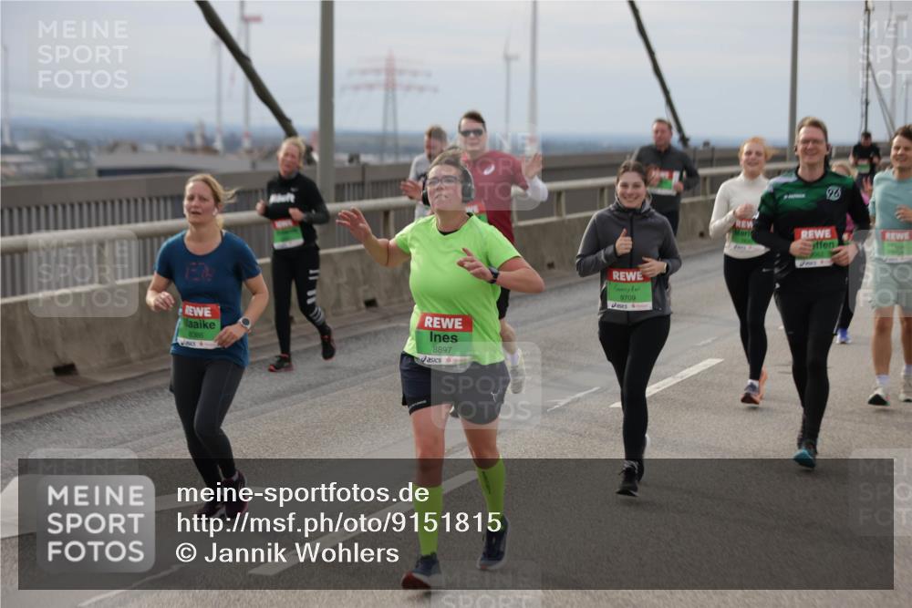 03.10.2025 - Köhlbrandbrückenlauf Jannik Wohlers http://msf.ph/oto/9151815 03.10.2025 15:59:27 Position 1 8386, 8897, 9709, 6, 96 meine-sportfotos.de