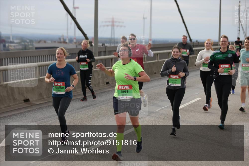 03.10.2025 - Köhlbrandbrückenlauf Jannik Wohlers http://msf.ph/oto/9151816 03.10.2025 15:59:27 Position 1 679, 8386, 8897, 9709, 96 meine-sportfotos.de