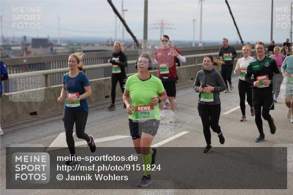 03.10.2025 - Köhlbrandbrückenlauf Jannik Wohlers http://msf.ph/oto/9151824 03.10.2025 15:59:27 Position 1 8897, 9709, 96 meine-sportfotos.de