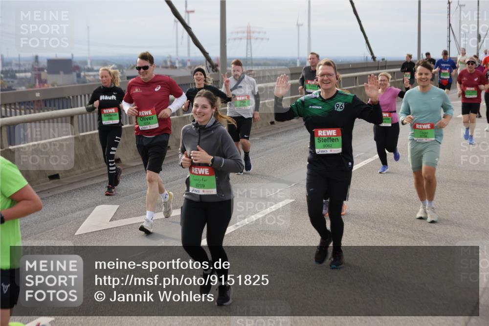 03.10.2025 - Köhlbrandbrückenlauf Jannik Wohlers http://msf.ph/oto/9151825 03.10.2025 15:59:29 Position 1 96, 9234, 9709, 9062, 9754 meine-sportfotos.de