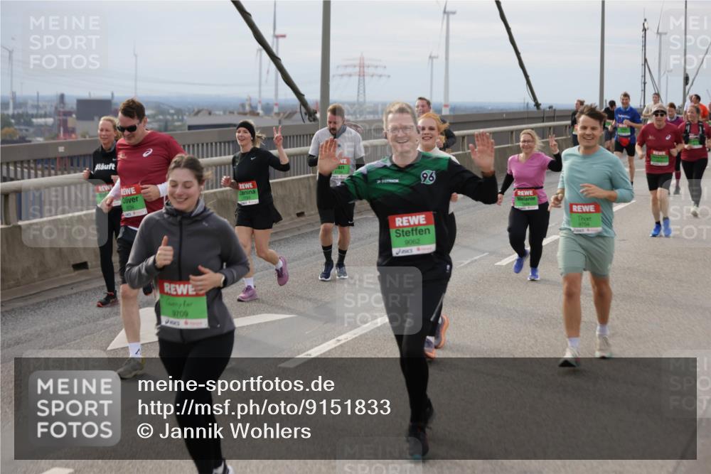 03.10.2025 - Köhlbrandbrückenlauf Jannik Wohlers http://msf.ph/oto/9151833 03.10.2025 15:59:29 Position 1 96, 3234, 9709, 9062, 9754 meine-sportfotos.de