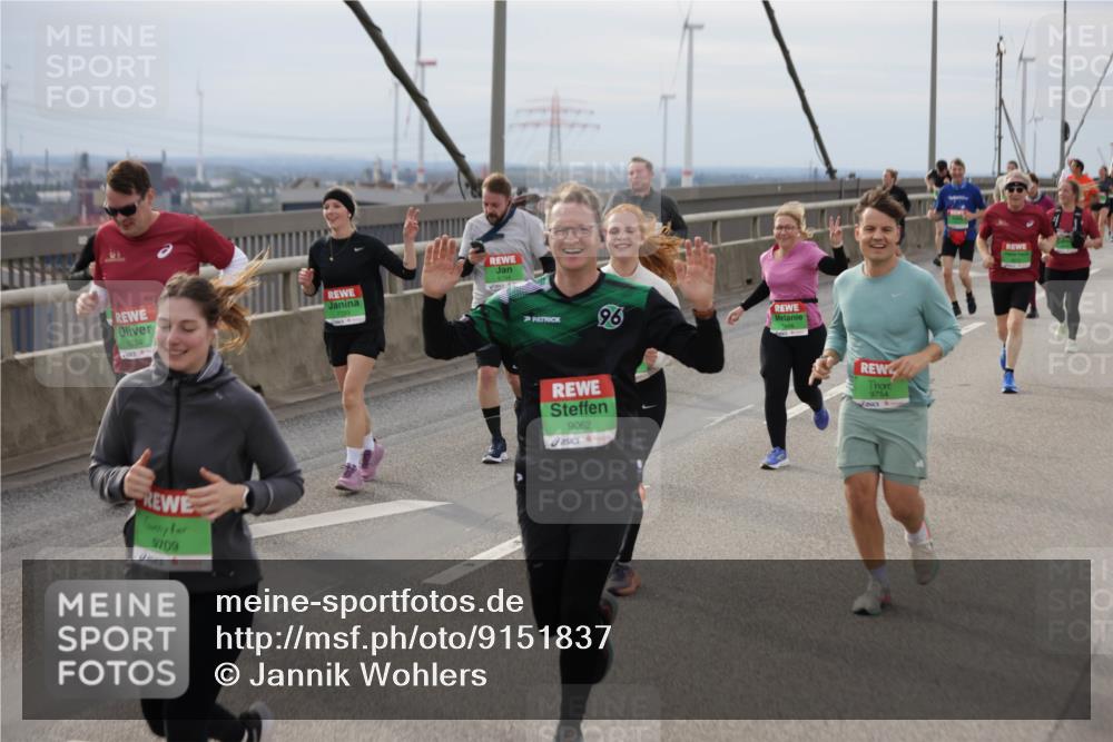 03.10.2025 - Köhlbrandbrückenlauf Jannik Wohlers http://msf.ph/oto/9151837 03.10.2025 15:59:29 Position 1 9234, 9709, 96, 9062, 9754 meine-sportfotos.de