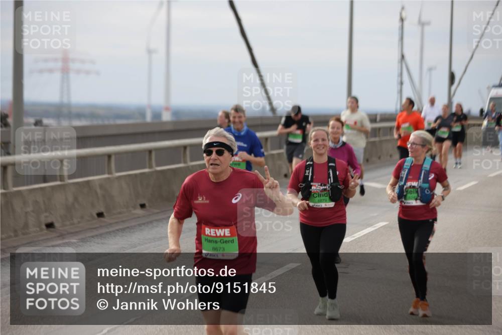 03.10.2025 - Köhlbrandbrückenlauf Jannik Wohlers http://msf.ph/oto/9151845 03.10.2025 15:59:32 Position 1 8673, 8879 meine-sportfotos.de