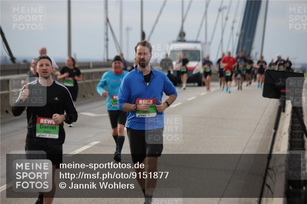 03.10.2025 - Köhlbrandbrückenlauf Jannik Wohlers http://msf.ph/oto/9151877 03.10.2025 15:59:38 Position 1 8462, 8463 meine-sportfotos.de