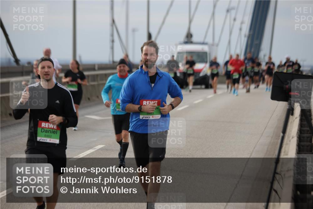 03.10.2025 - Köhlbrandbrückenlauf Jannik Wohlers http://msf.ph/oto/9151878 03.10.2025 15:59:38 Position 1 8462, 8463 meine-sportfotos.de