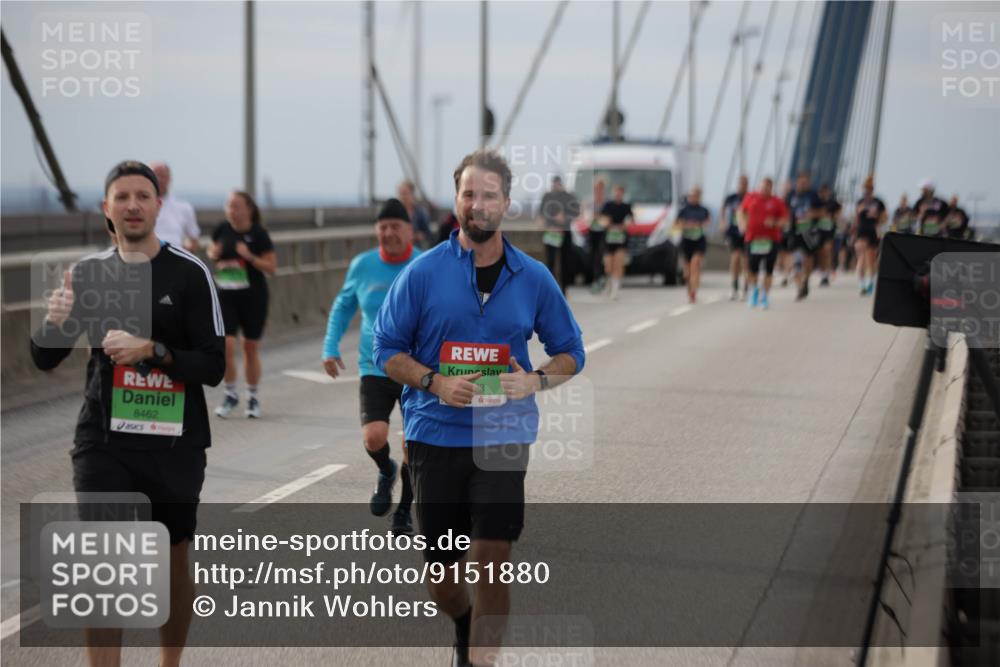 03.10.2025 - Köhlbrandbrückenlauf Jannik Wohlers http://msf.ph/oto/9151880 03.10.2025 15:59:38 Position 1 8462 meine-sportfotos.de