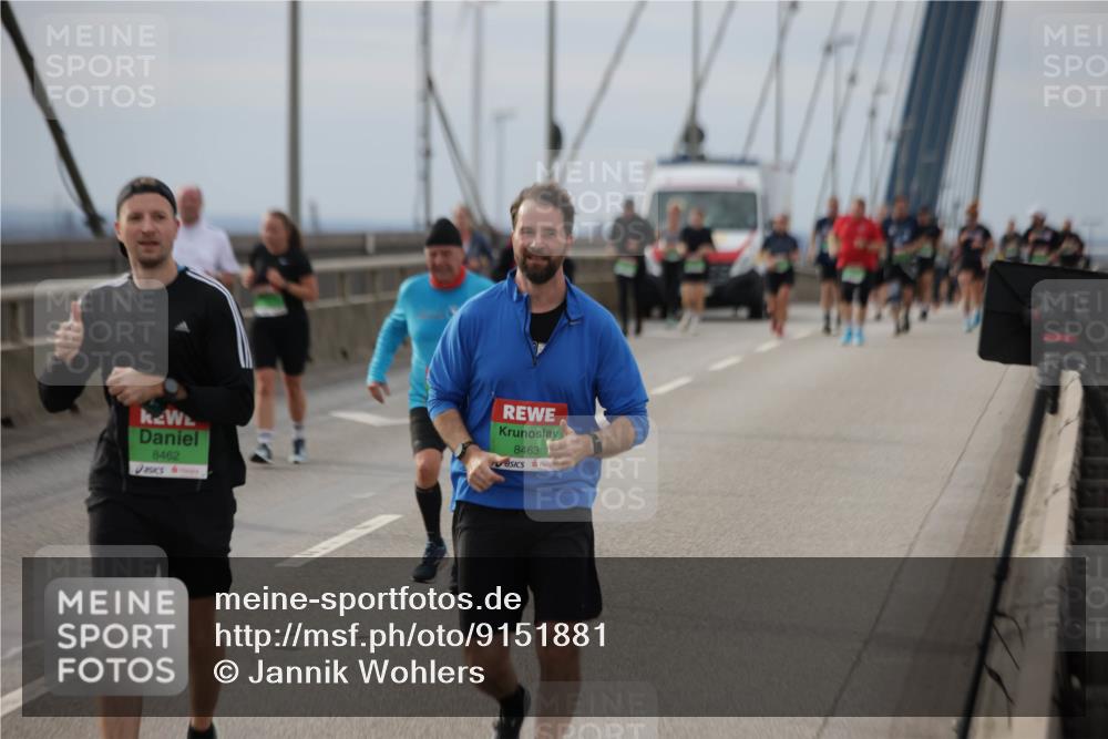 03.10.2025 - Köhlbrandbrückenlauf Jannik Wohlers http://msf.ph/oto/9151881 03.10.2025 15:59:38 Position 1 8462, 8463 meine-sportfotos.de