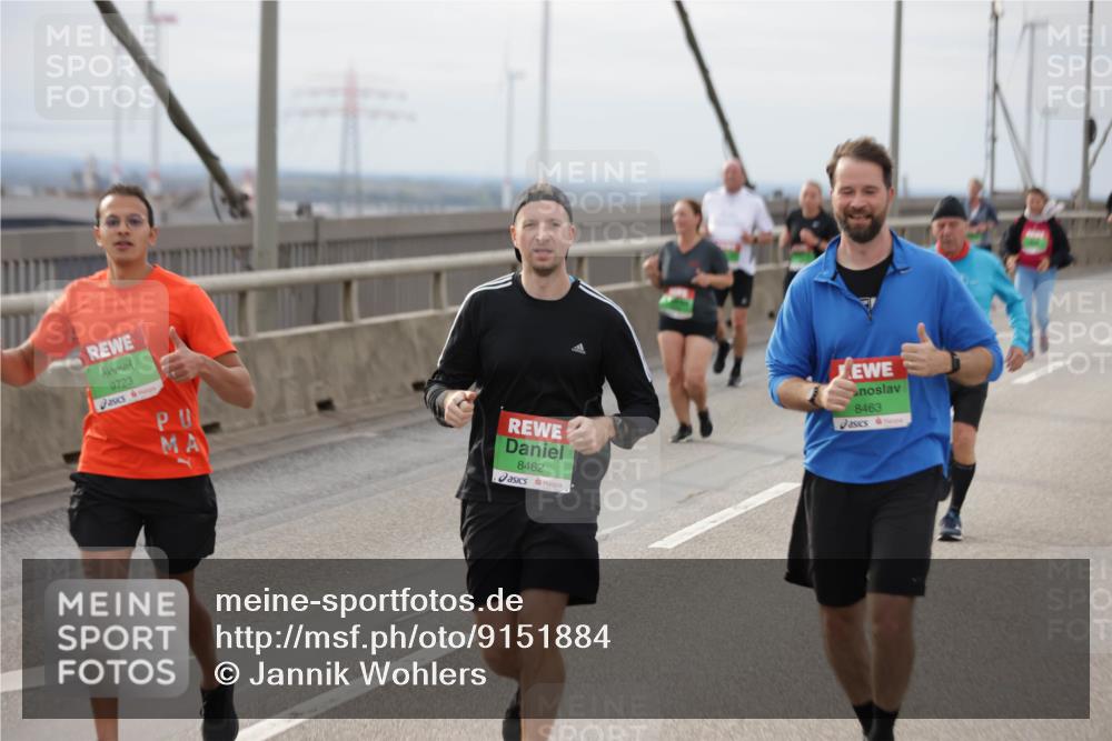 03.10.2025 - Köhlbrandbrückenlauf Jannik Wohlers http://msf.ph/oto/9151884 03.10.2025 15:59:39 Position 1 9723, 8462, 8463 meine-sportfotos.de