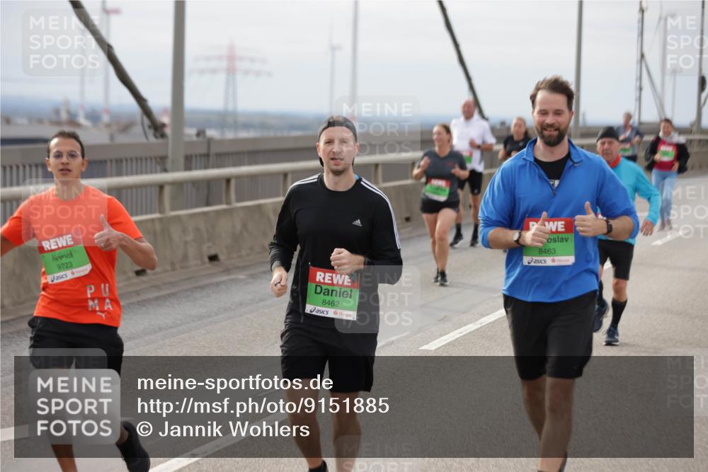 03.10.2025 - Köhlbrandbrückenlauf Jannik Wohlers http://msf.ph/oto/9151885 03.10.2025 15:59:40 Position 1 9723, 8462, 8463 meine-sportfotos.de