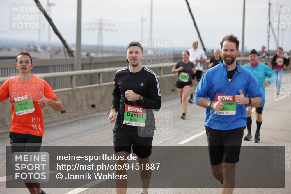 03.10.2025 - Köhlbrandbrückenlauf Jannik Wohlers http://msf.ph/oto/9151887 03.10.2025 15:59:40 Position 1 9723, 8462, 3463 meine-sportfotos.de