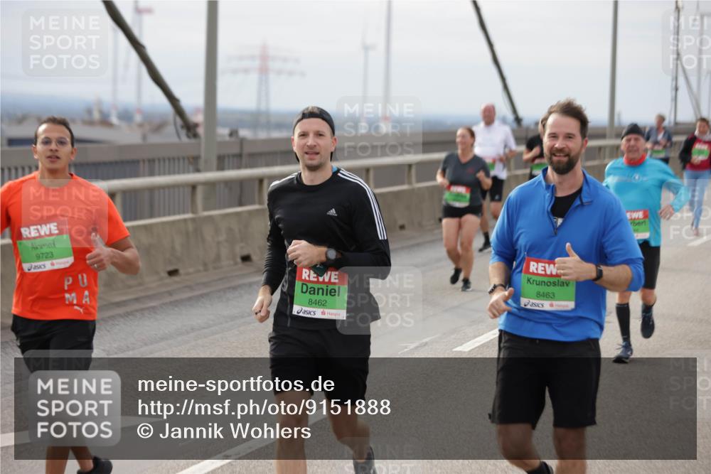 03.10.2025 - Köhlbrandbrückenlauf Jannik Wohlers http://msf.ph/oto/9151888 03.10.2025 15:59:40 Position 1 9723, 8462, 8463 meine-sportfotos.de