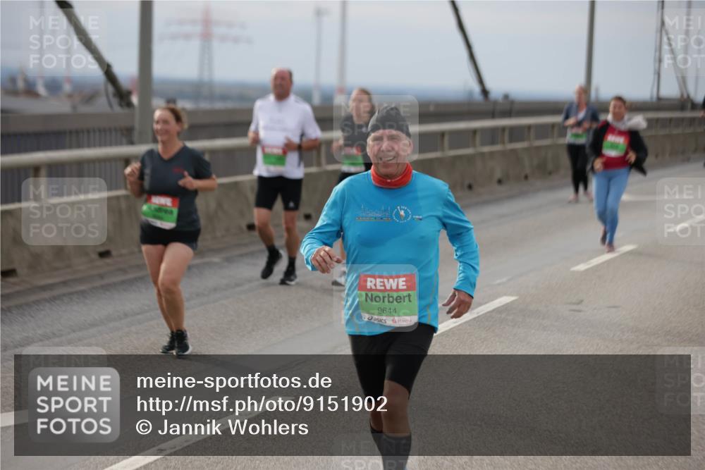 03.10.2025 - Köhlbrandbrückenlauf Jannik Wohlers http://msf.ph/oto/9151902 03.10.2025 15:59:42 Position 1 9644 meine-sportfotos.de