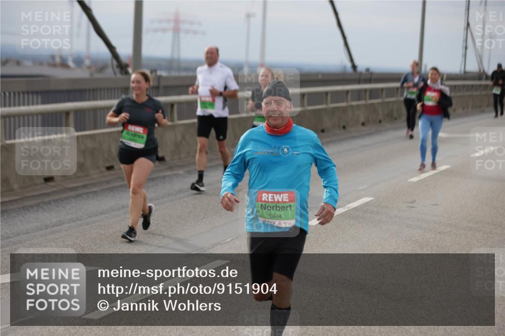 03.10.2025 - Köhlbrandbrückenlauf Jannik Wohlers http://msf.ph/oto/9151904 03.10.2025 15:59:42 Position 1 9644 meine-sportfotos.de