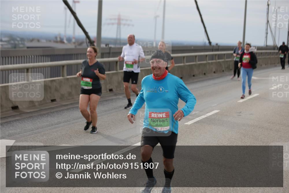 03.10.2025 - Köhlbrandbrückenlauf Jannik Wohlers http://msf.ph/oto/9151907 03.10.2025 15:59:42 Position 1 9644 meine-sportfotos.de