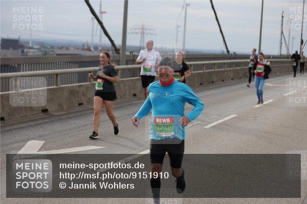 03.10.2025 - Köhlbrandbrückenlauf Jannik Wohlers http://msf.ph/oto/9151910 03.10.2025 15:59:43 Position 1 9644 meine-sportfotos.de