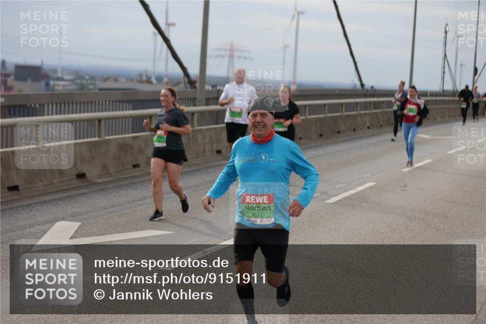 03.10.2025 - Köhlbrandbrückenlauf Jannik Wohlers http://msf.ph/oto/9151911 03.10.2025 15:59:43 Position 1 9644 meine-sportfotos.de