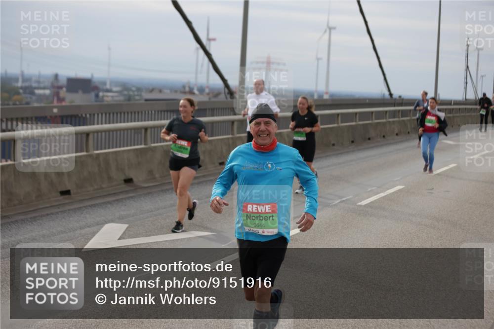 03.10.2025 - Köhlbrandbrückenlauf Jannik Wohlers http://msf.ph/oto/9151916 03.10.2025 15:59:43 Position 1 9644 meine-sportfotos.de