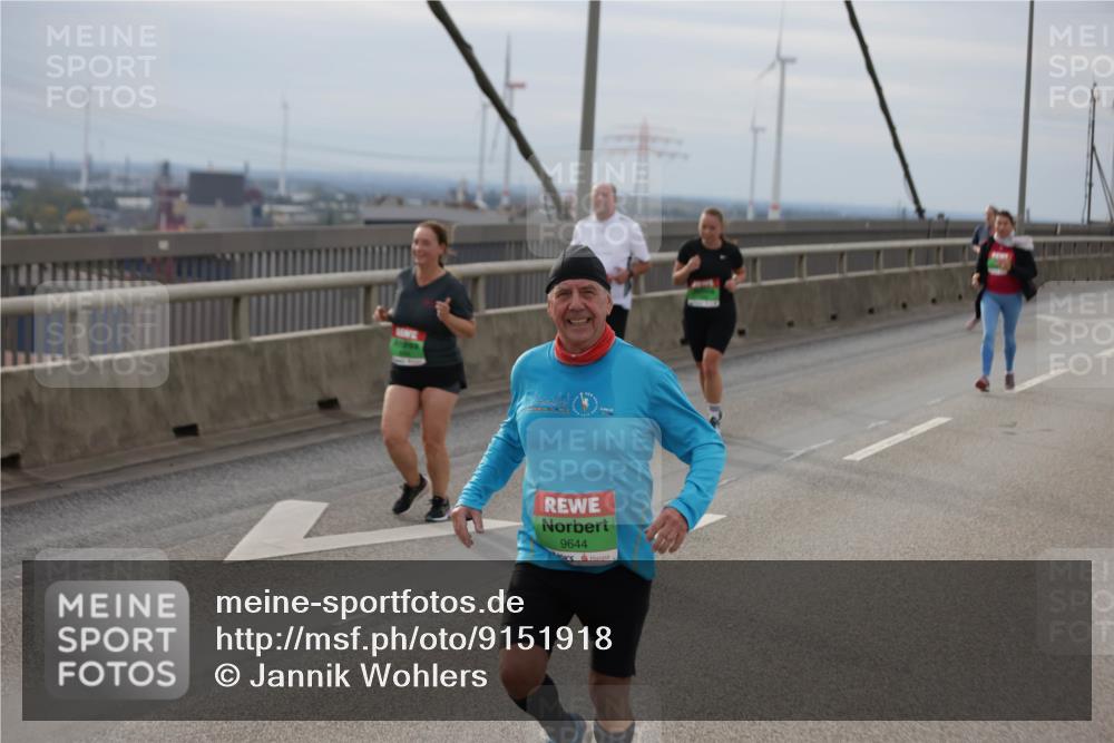 03.10.2025 - Köhlbrandbrückenlauf Jannik Wohlers http://msf.ph/oto/9151918 03.10.2025 15:59:43 Position 1 9644 meine-sportfotos.de
