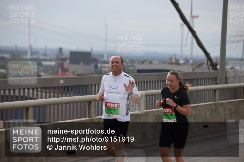 03.10.2025 - Köhlbrandbrückenlauf Jannik Wohlers http://msf.ph/oto/9151919 03.10.2025 15:59:45 Position 1 784 meine-sportfotos.de