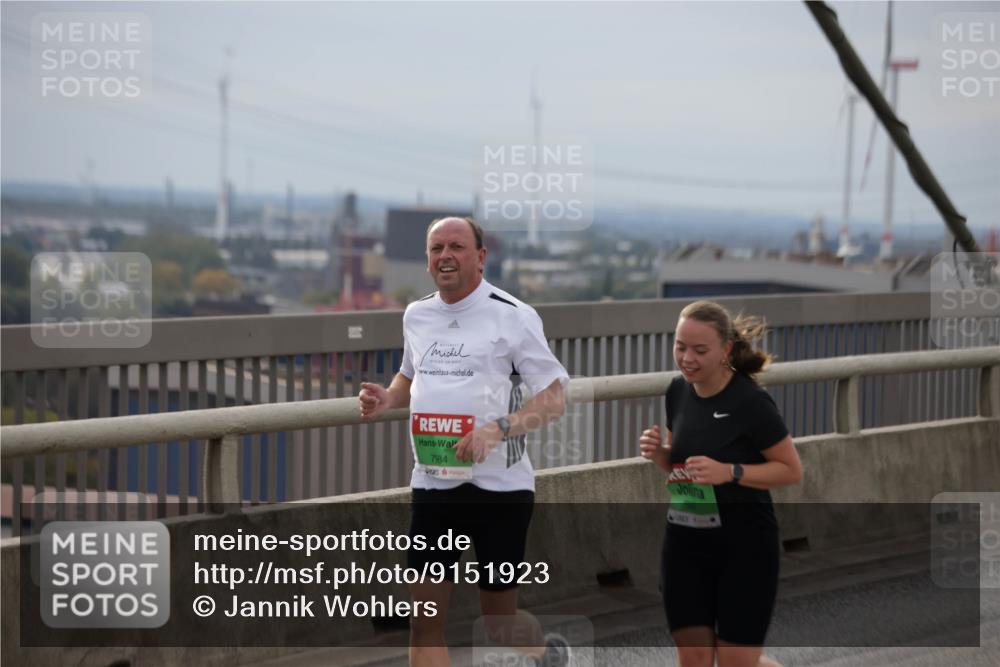 03.10.2025 - Köhlbrandbrückenlauf Jannik Wohlers http://msf.ph/oto/9151923 03.10.2025 15:59:45 Position 1 7984, 7988 meine-sportfotos.de