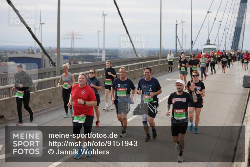 03.10.2025 - Köhlbrandbrückenlauf Jannik Wohlers http://msf.ph/oto/9151943 03.10.2025 15:59:57 Position 1 8999, 7152, 8987 meine-sportfotos.de