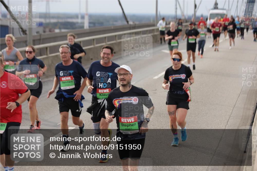 03.10.2025 - Köhlbrandbrückenlauf Jannik Wohlers http://msf.ph/oto/9151950 03.10.2025 15:59:58 Position 1 7152, 9310, 8987 meine-sportfotos.de