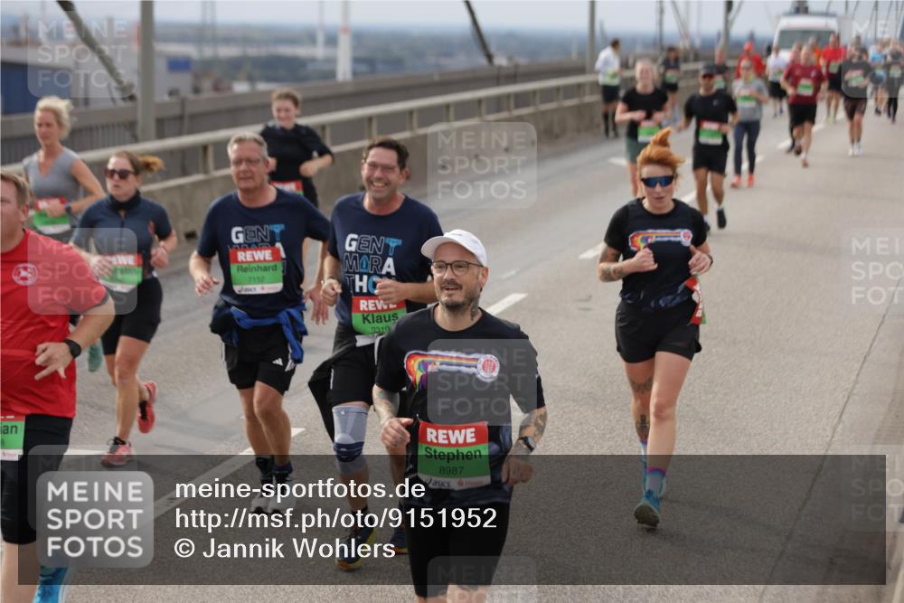 03.10.2025 - Köhlbrandbrückenlauf Jannik Wohlers http://msf.ph/oto/9151952 03.10.2025 15:59:58 Position 1 9, 7152, 9319, 8987 meine-sportfotos.de
