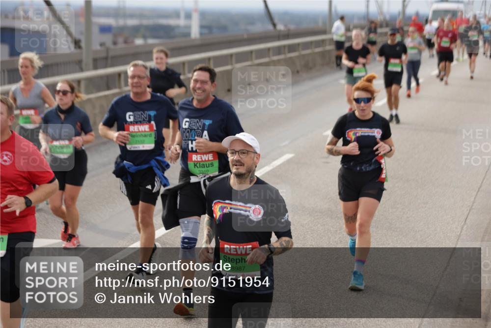03.10.2025 - Köhlbrandbrückenlauf Jannik Wohlers http://msf.ph/oto/9151954 03.10.2025 15:59:58 Position 1 7152, 9310, 910, 8987 meine-sportfotos.de