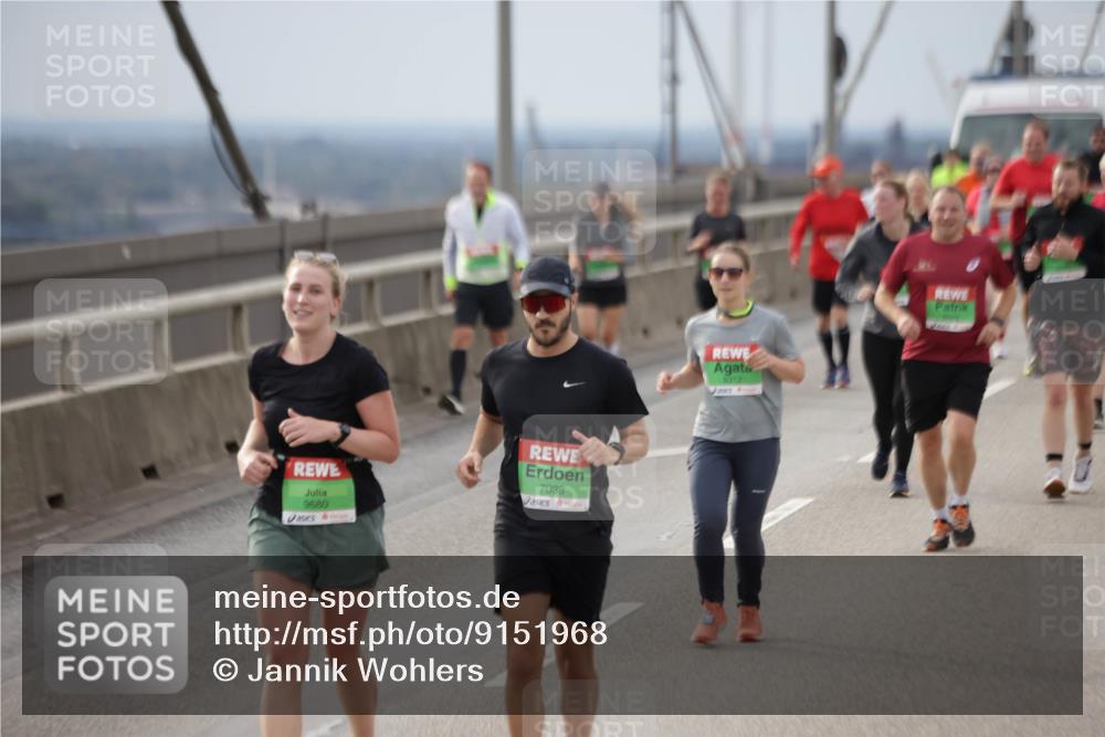 03.10.2025 - Köhlbrandbrückenlauf Jannik Wohlers http://msf.ph/oto/9151968 03.10.2025 16:00:01 Position 1 9680, 7038, 9312 meine-sportfotos.de