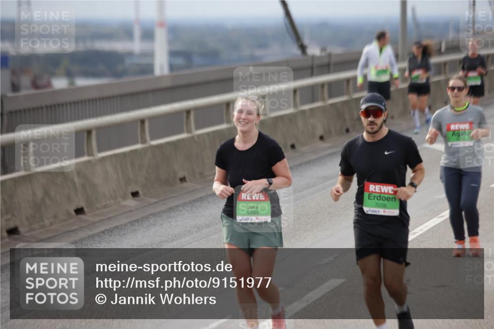 03.10.2025 - Köhlbrandbrückenlauf Jannik Wohlers http://msf.ph/oto/9151977 03.10.2025 16:00:02 Position 1 9680, 7038, 9312 meine-sportfotos.de