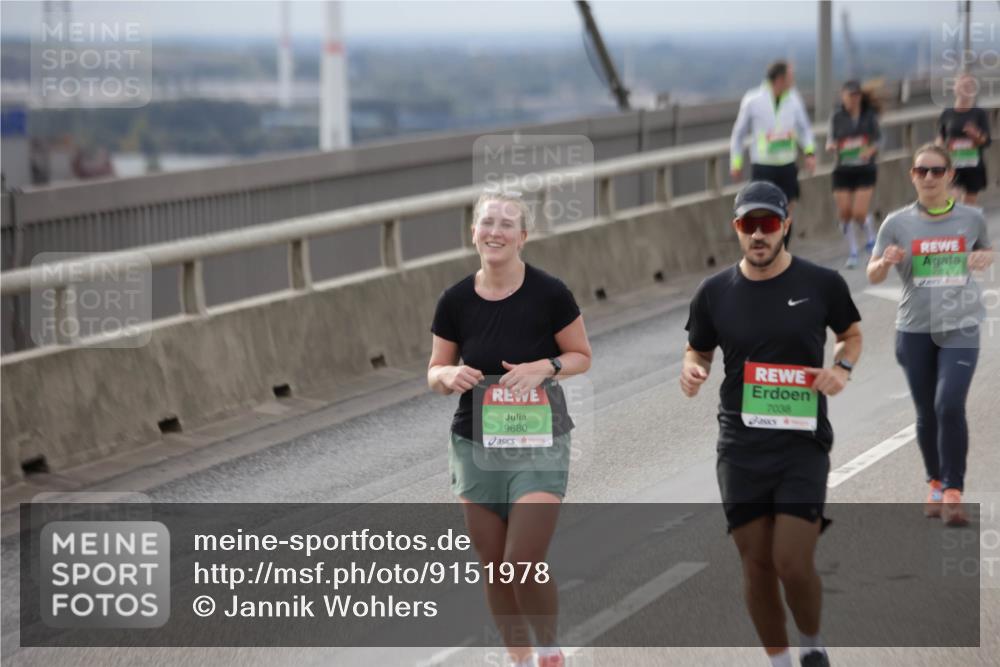 03.10.2025 - Köhlbrandbrückenlauf Jannik Wohlers http://msf.ph/oto/9151978 03.10.2025 16:00:02 Position 1 9680, 7038, 9312 meine-sportfotos.de